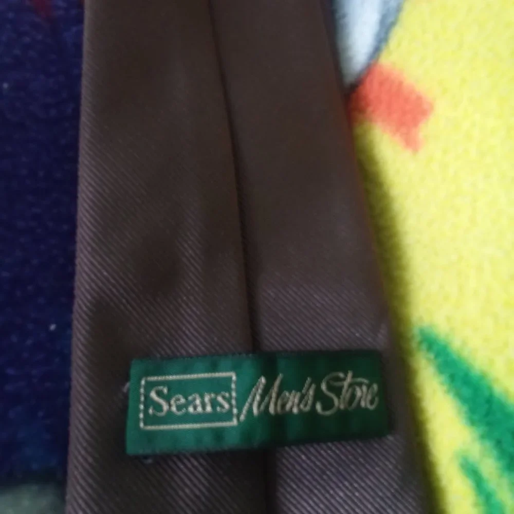 VINTAGE EUC SEARS MEN'S STORE TIE